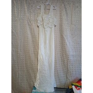 DOLLAR BRAND ANTIQUE STYLE Wedding Dress Size M Ivory Color Made In USA Vintage